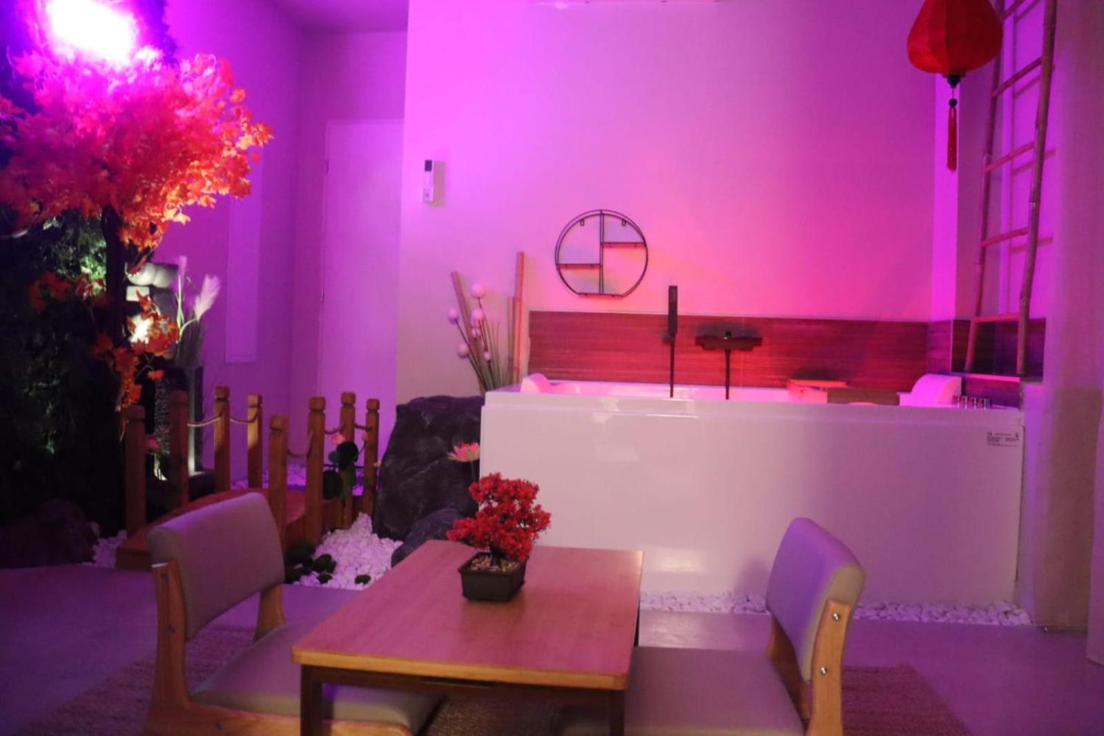Loveroom Japon Avec Balneotherapie Toulon Exterior foto