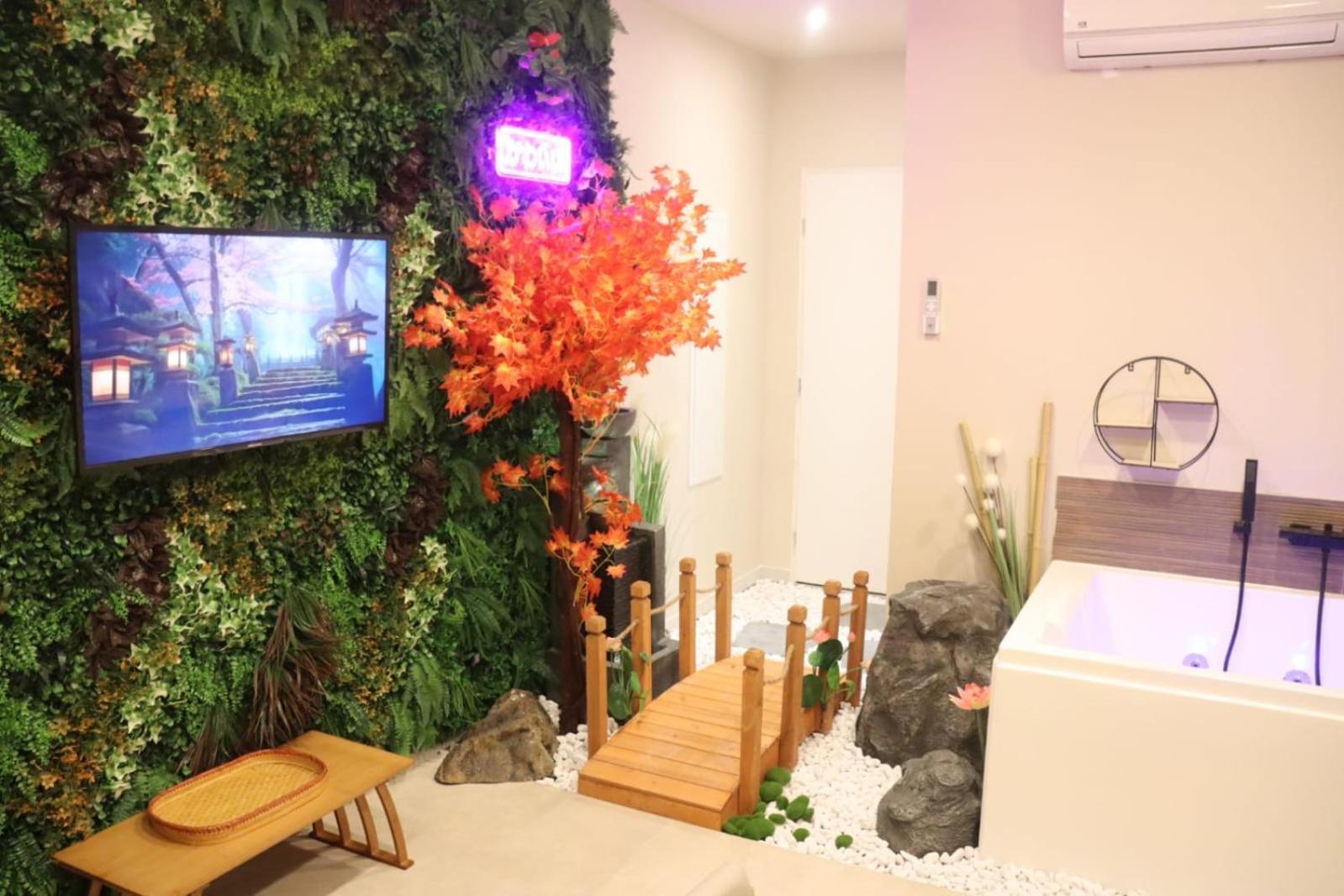 Loveroom Japon Avec Balneotherapie Toulon Exterior foto